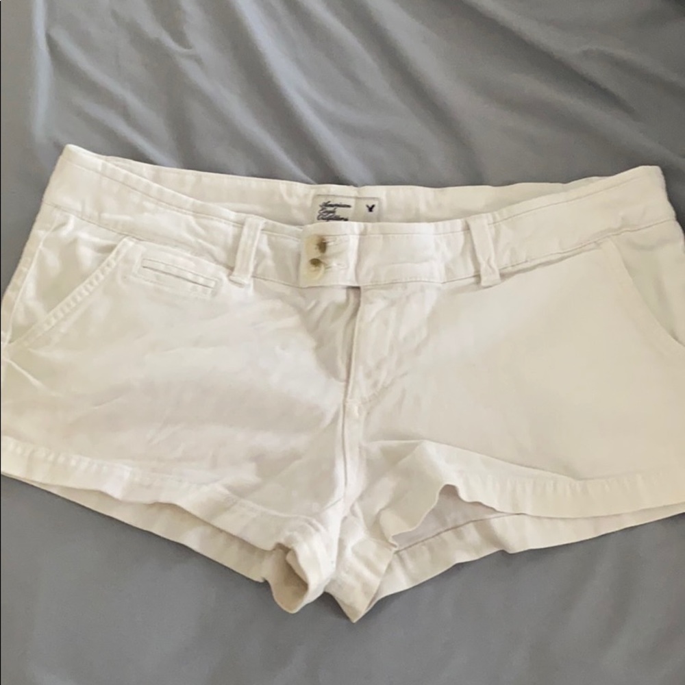Cream American Eagle shorts